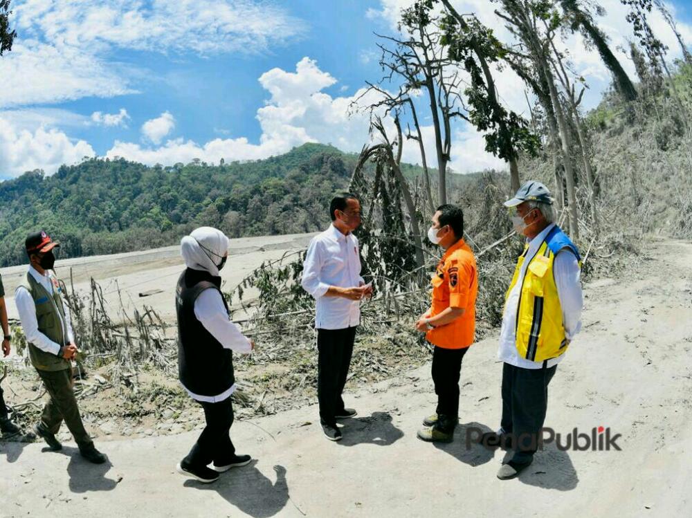 Tinjau Lokasi Erupsi Gunung Semeru Presiden Pastikan Penanganan Bencana Berjalan Baik 1.jpg