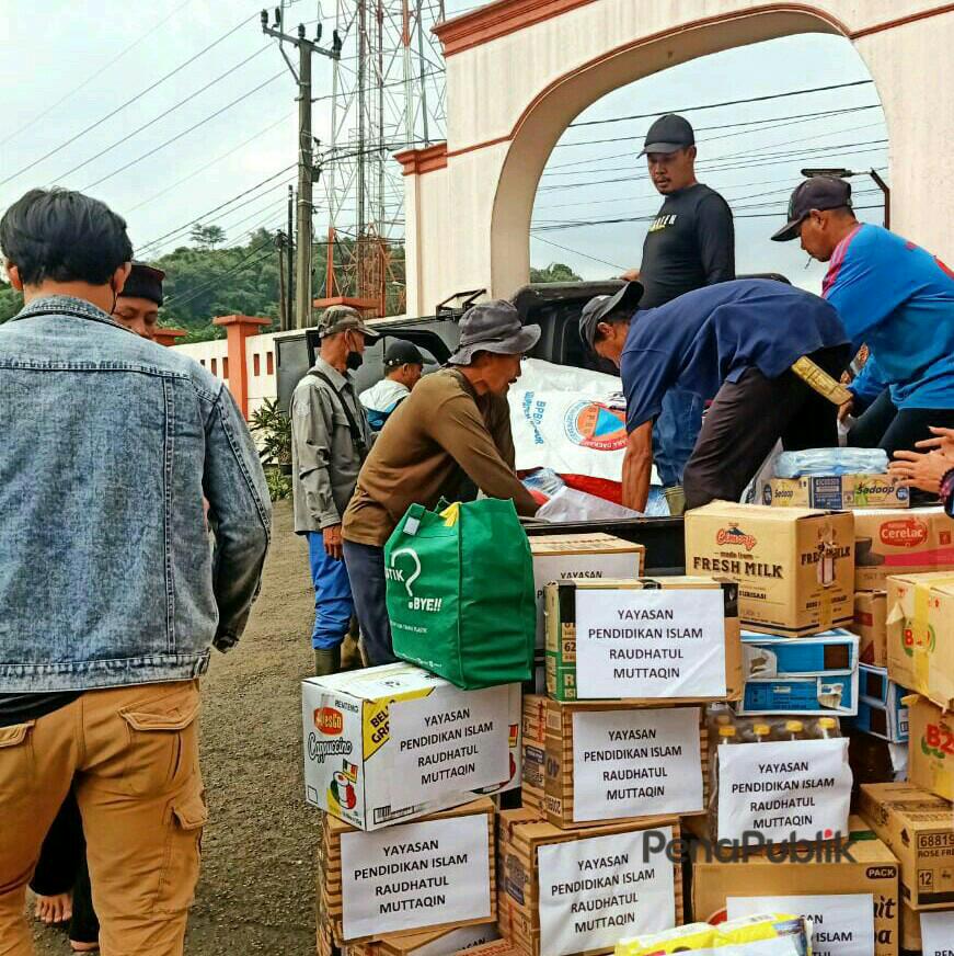 Peduli Bencana Alam Yayasan Raudhatul Muttaqin Salurkan Donasi Pada Warga Terdampak 1.jpg