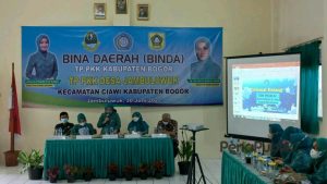 Meski Tak Dihadiri Ketua TP PKK Kabupaten Bogor, Bina Daerah di Desa Jambuluwuk Ciawi Berjalan Lancar