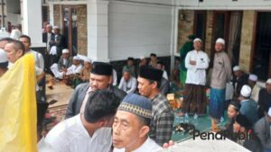 Puluhan Pelayat Padati Rumah Duka Usep Supratman, Ratusan Burung Walet pun Beterbangan