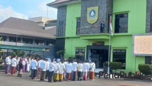 Layaknya Hari Santri, Puluhan ASN di Cisarua Kompak Pakai Sarung Tenun