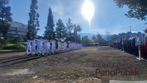 Forkopimcam Cisarua Peringati HUT RI ke 80, Paskibra Berhasil Kibarkan Sang Saka Merah Putih