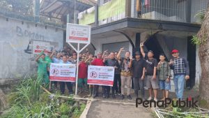 RT, RW dan Pengelola Pasar Cisarua Gerak Bareng Komunitas Pepeling Mungut Sampah di Sungai
