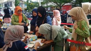 Jual Beras Premium Dibawah Harga Pasar, Ratusan Warga Serbu Kantor Desa Cipayung